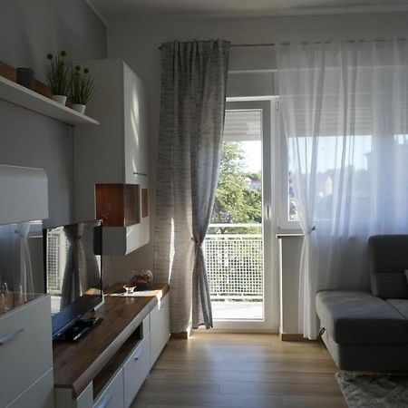 Apartman Luka Pula Exterior photo
