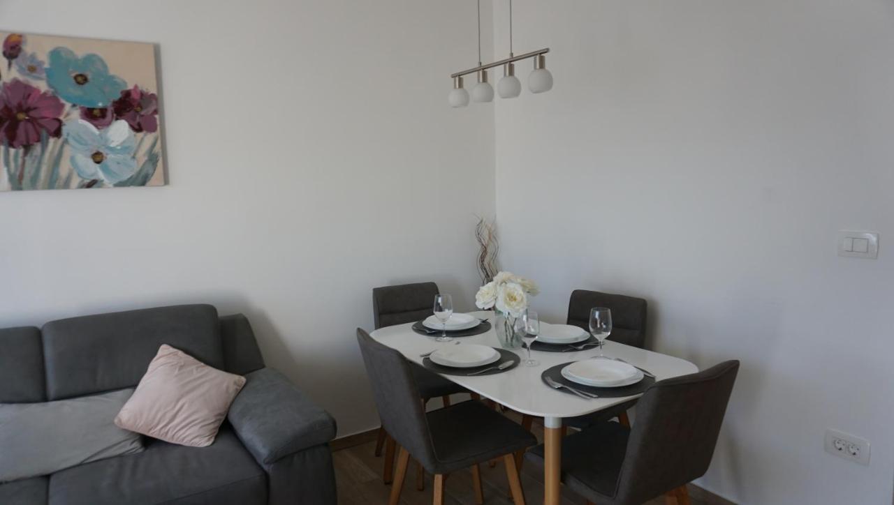 Apartman Luka Pula Exterior photo