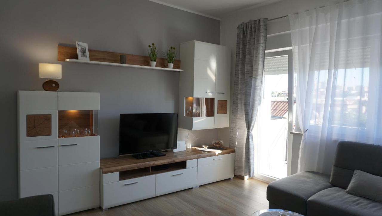 Apartman Luka Pula Exterior photo