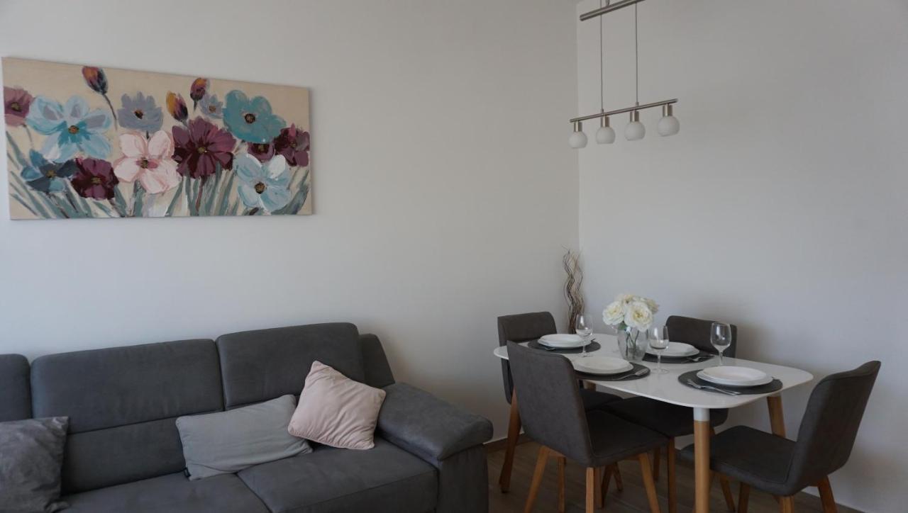 Apartman Luka Pula Exterior photo