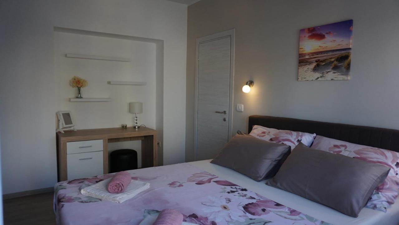 Apartman Luka Pula Exterior photo